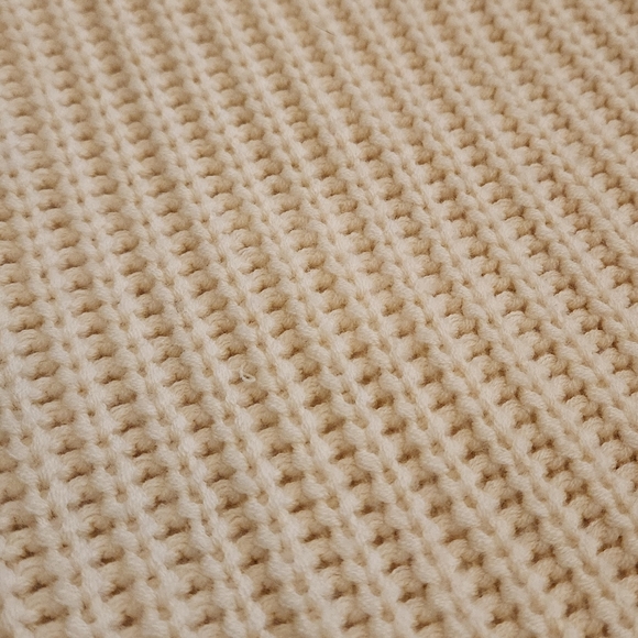 Lululemon Falling Freely Neck Warmer Cream knit scarf with zipper - Picture 7 of 7